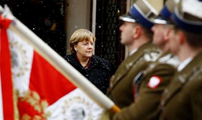 Фрау Меркель во время визита в Польшу