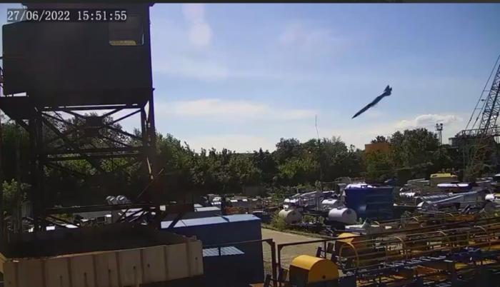 Ракетный удар по объектам украинских боевиков в Кременчуге