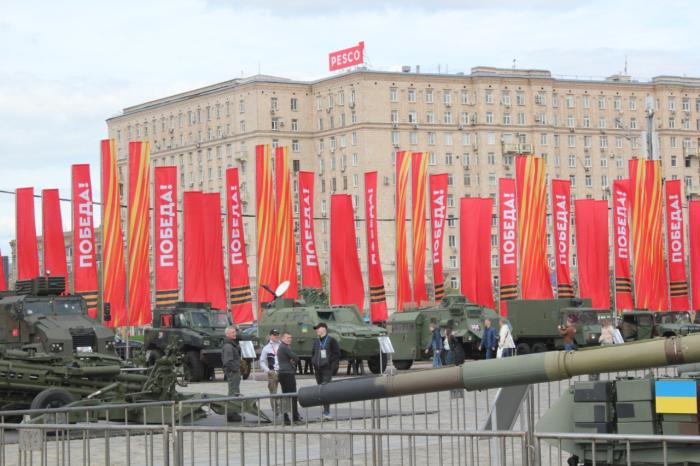 Выставка трофейной техники в Москве: «Наше НАТО горько плачет…» Выставка трофейной техники в Москве: