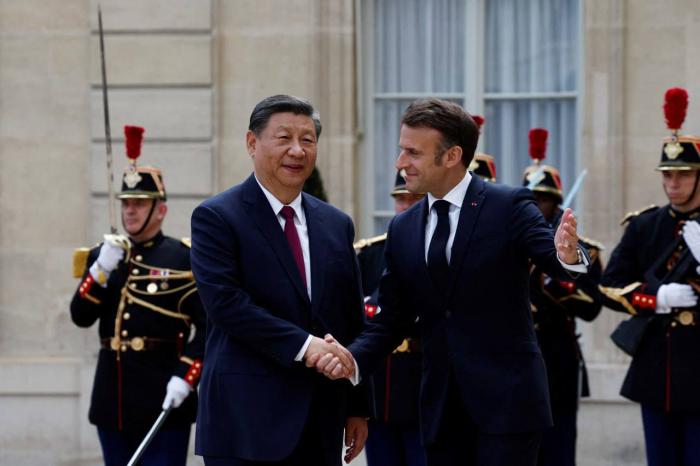 Си Цзиньпин во Франции: от украинского 