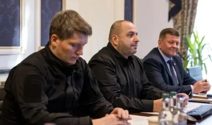 Е2-Е5, или Шахматный гамбит Украины Е2-Е5, или Шахматный гамбит Украины