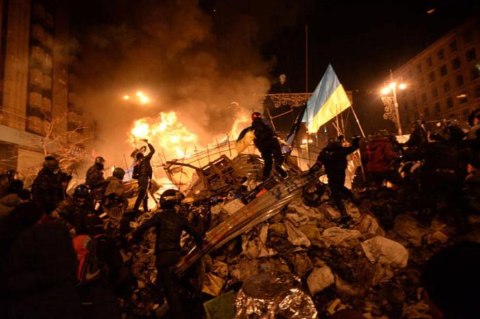 Расколотая Украина: почему её жители становятся всё более агрессивными друг к другу? Расколотая Украина: почему её жители