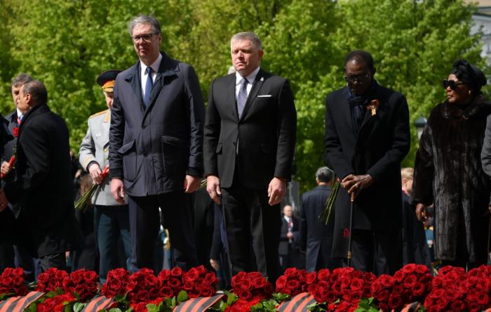 Парад Победы 9 мая 2025 года и два смелых парня Парад Победы 9 мая 2025 года и два смелых парня