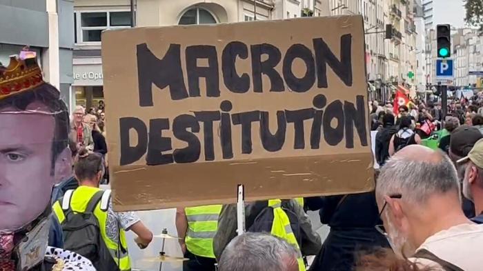Стремясь удержаться у власти, Макрон ведёт Францию прямиком в хаос Стремясь удержаться у власти, Макрон