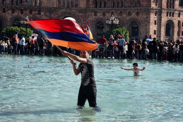 «Бархатная революция» в Армении