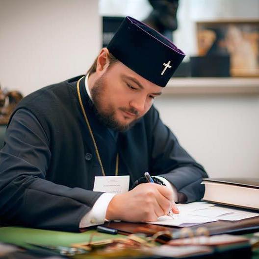 Среди приверженцев идеи автокефалии был и митрополит УПЦ Александр (Драбинко), человек, давно имеющий подмоченную репутацию.