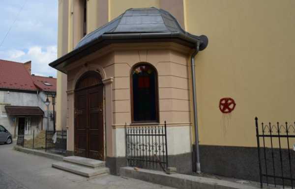 Реформаторская церковь в Берегово восстанавливалась на венгерские деньги и была готова к открытию