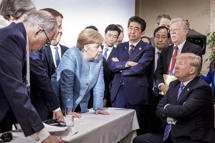 «Язык тел» на саммите G7: 12 разгневанных мужчин и женщин