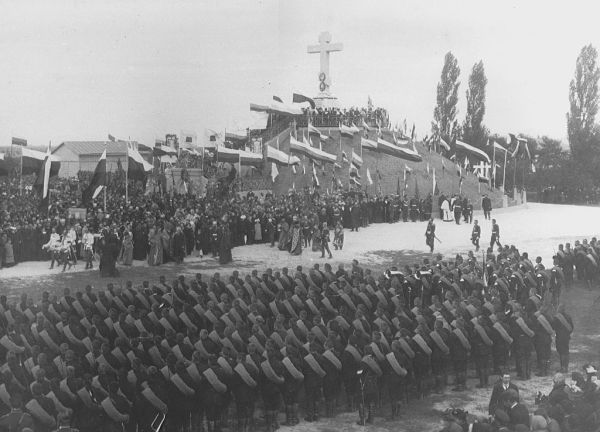 Освящение Братской могилы русских воинов на поле Полтавской битвы в 1895 г.