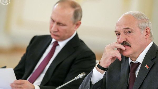Президенты России и Белоруссии Владимир Путин и Александр Лукашенко.