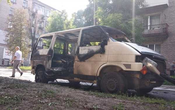 Сгоревший микроавтобус депутата Виталия Чернявского