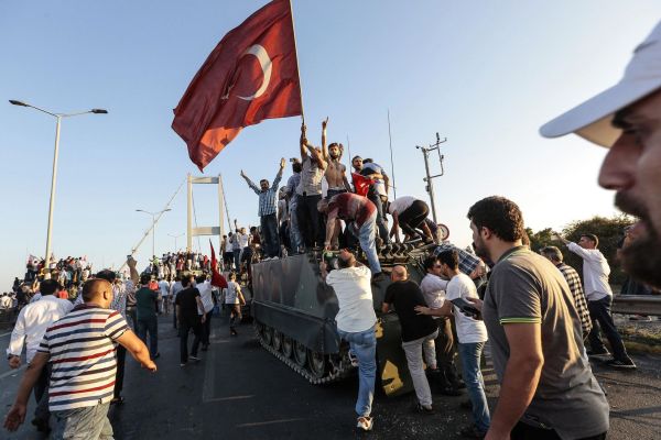 Турция, июль 2016 г. Народ против путчистов