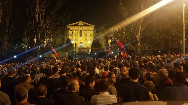 Протесты у здания Национального Собрания Армении