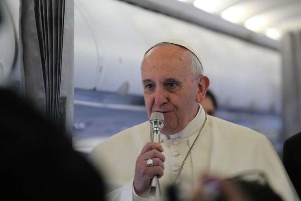 Папа Франциск на обратном пути в Рим