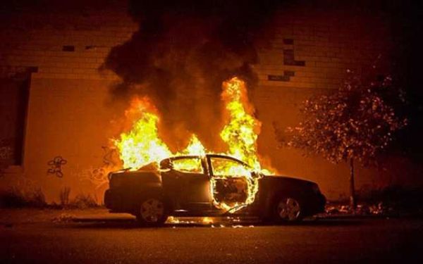 4 октября в Ровно была сожжена машина местного судьи Михаила Таргония.
