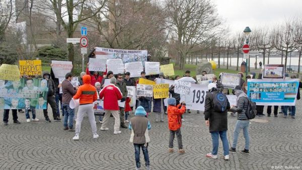 Пикет сторонников ПИВТ в Бонне