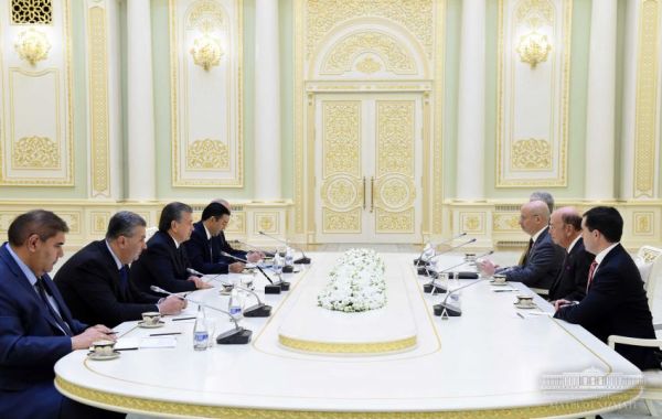 Переговоры Президента Узбекистана Шавката Мирзиёева с министром торговли США Уилбуром Россом
