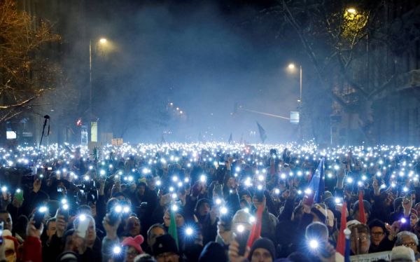 Демонстрации протеста против властей в Будапеште. Фото: standard.co.uk