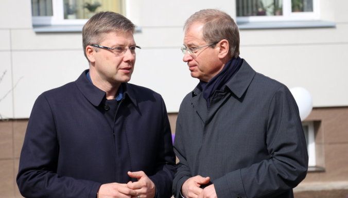 Н. Ушаков и его бывший заместитель А. Америкс идут на выборы в Европарламент