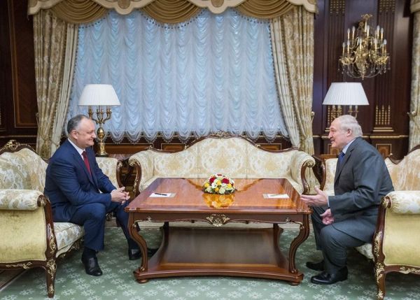 10 апреля президент Молдовы Игорь Додон посетил с однодневным визитом Белоруссию и встретился с президентом страны Александром Лукашенко.