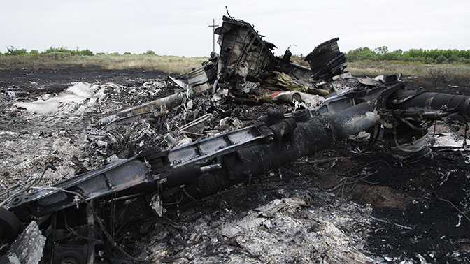 Обломки малазийского самолёта на Донбассе.