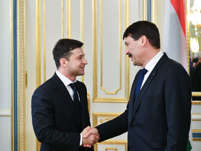 Янош Адер (справа) доволен встречей с новым президентом Украины. Фото: president.gov.ua