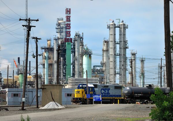 Закрытый нефтеперерабатывающий завод в Порт Ридинг и Маркус Хук