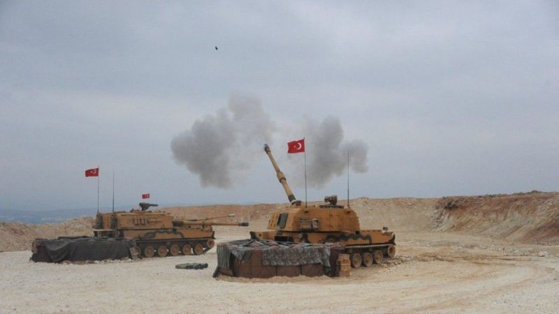 Турецкие самоходки ведут обстрел курдских позиций