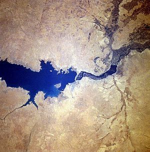 Озеро Аль-Асад и плотина в Табке