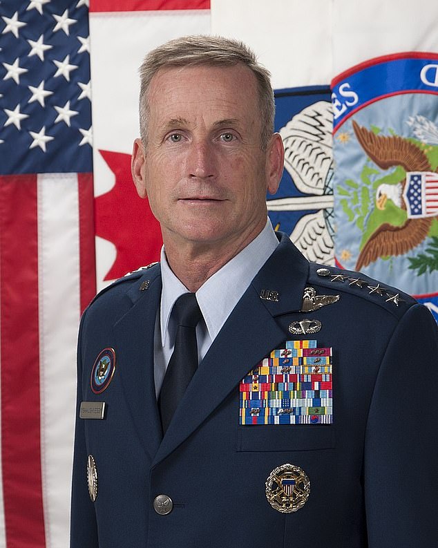 Командующий Северным командованием американской армии генерал Терренс О’Шонесси
