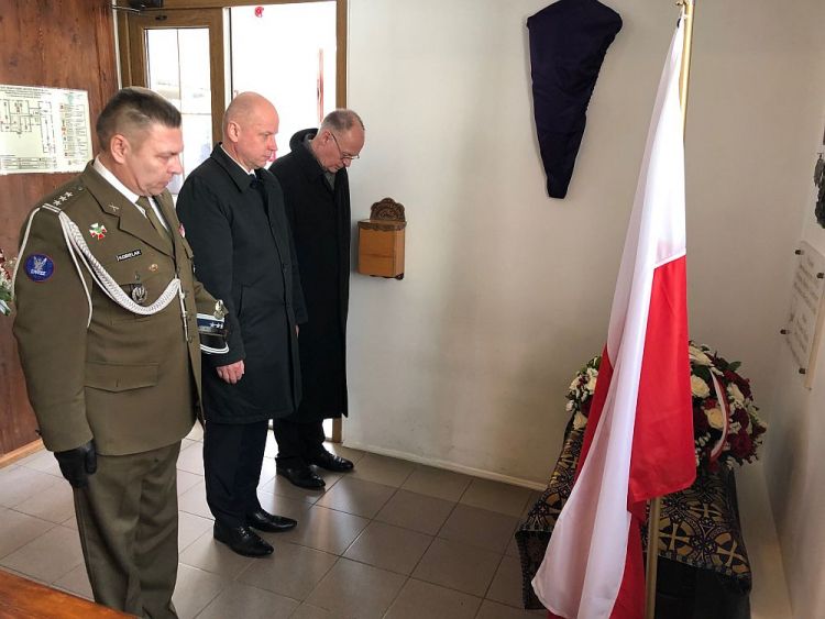 Церемония, посвящённая Катыни, в посольстве Польши в Москве. Фото: dzieje.pl