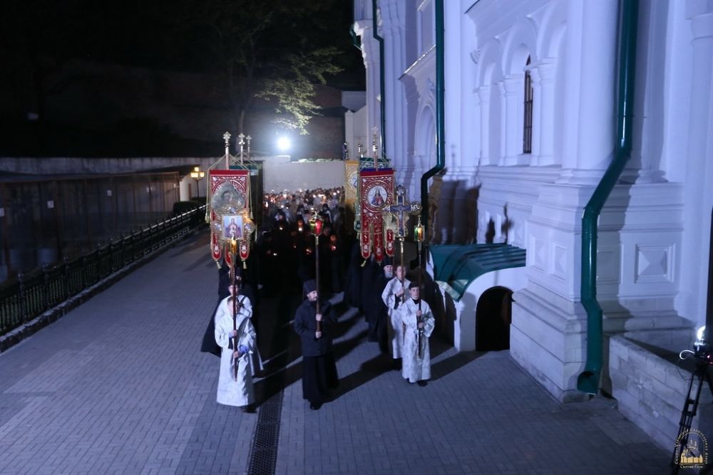 Пасха в Свято-Успенской Святогорской Лавре на Донбассе