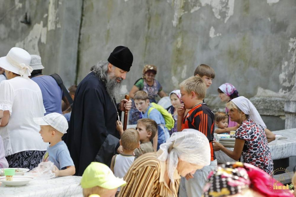 Беженцы в Святогорской Лавре