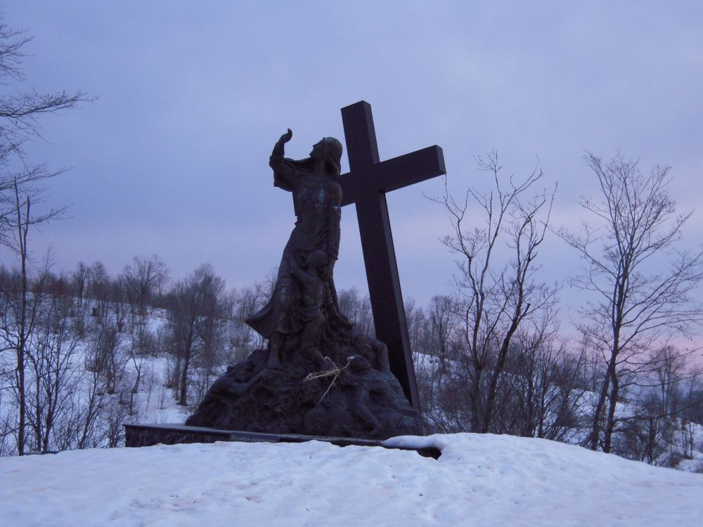 Мемориал жертвам Зарской трагедии