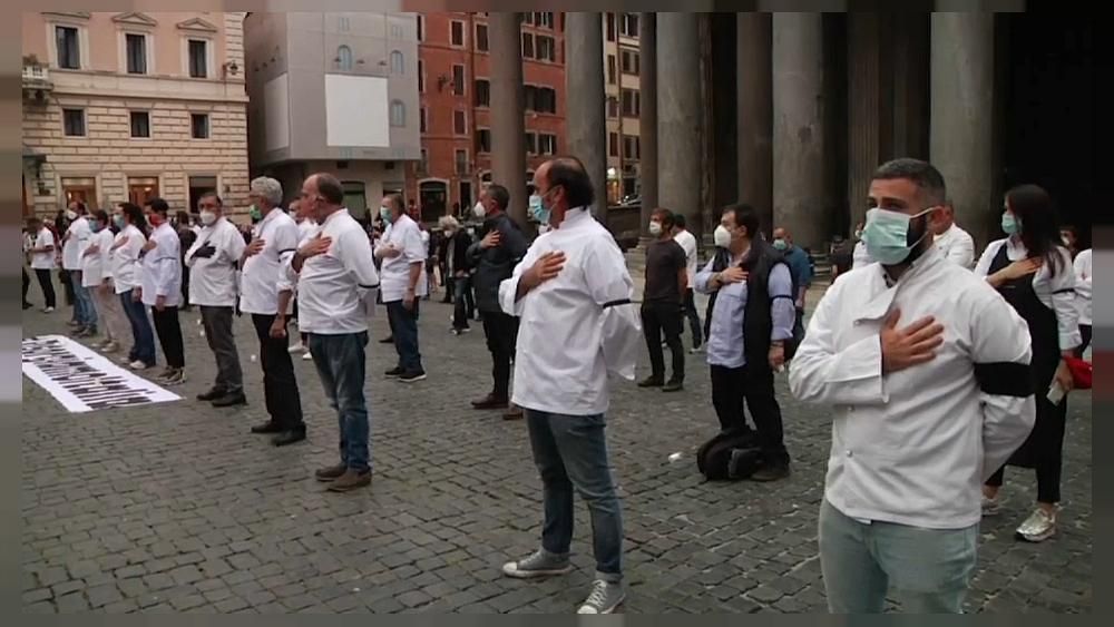 Протесты против ограничительных мер в Риме