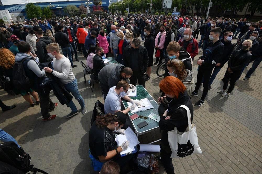 Сбор подписей за кандидатов оппозиции в Белоруссии