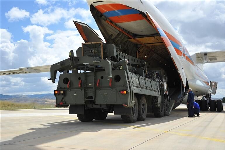 Российские ЗРК С-400 в Турции.