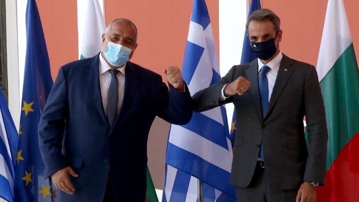 Болгарский и греческий премьеры на подписании соглашения фото агентства АМНА