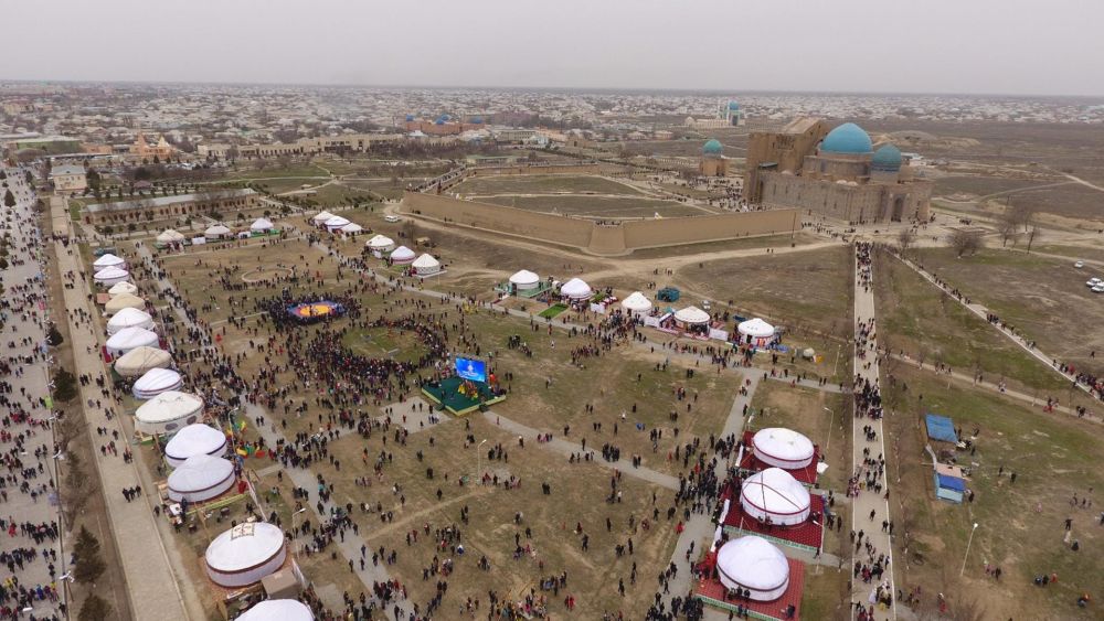 Празднование Наурыза в Туркестане