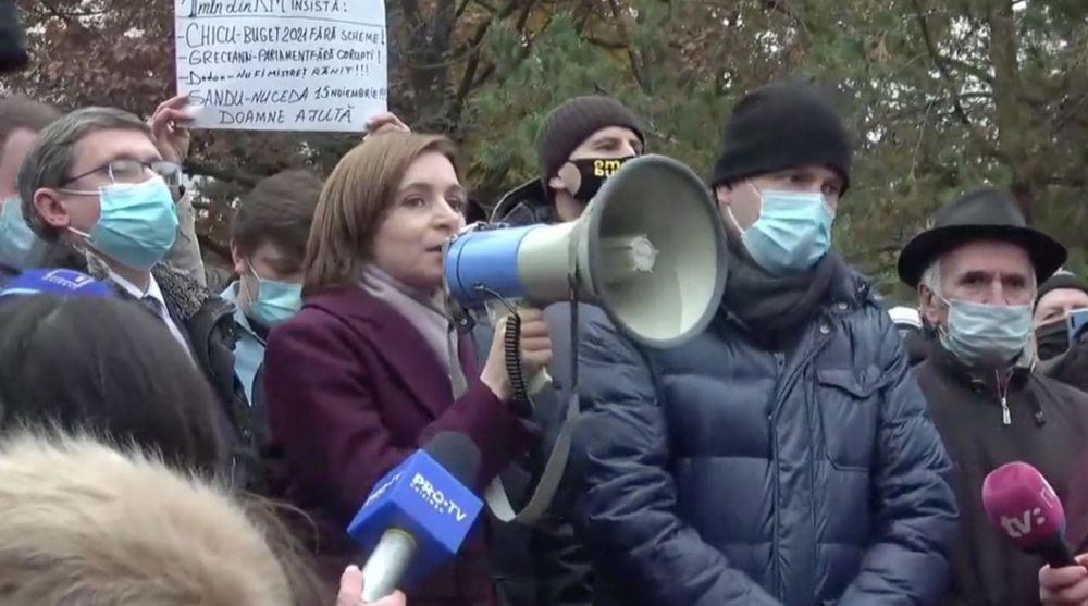 Майя Санду снова митингует – ей не нравятся решения парламента Молдовы