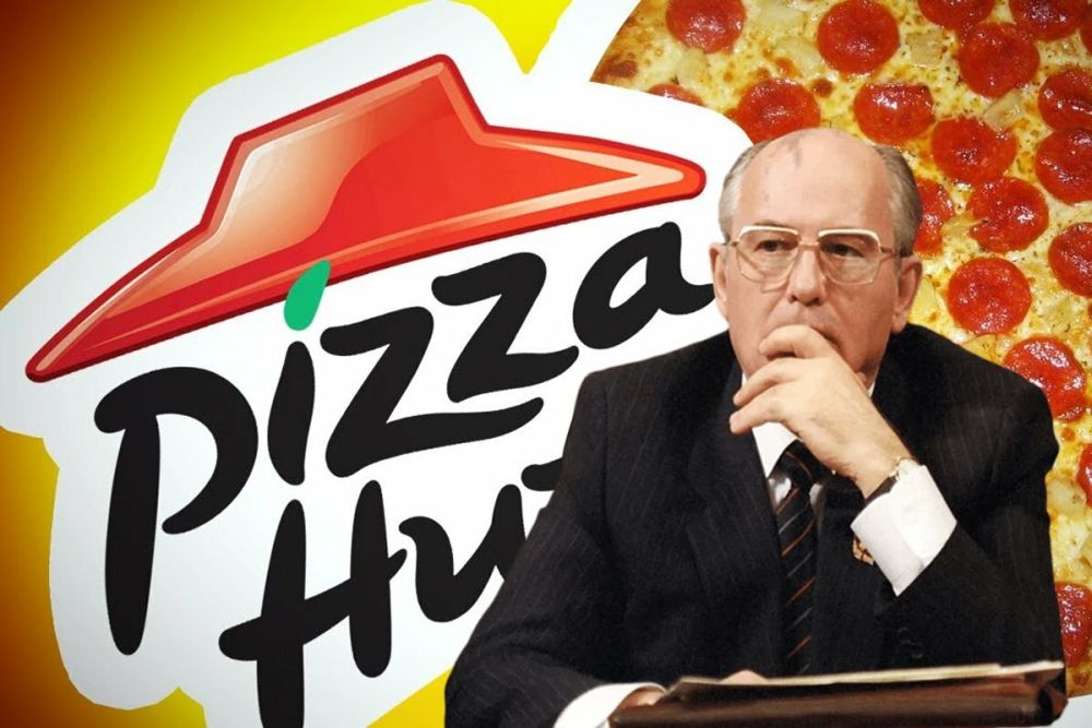 Горбачёв рекламирует пиццу