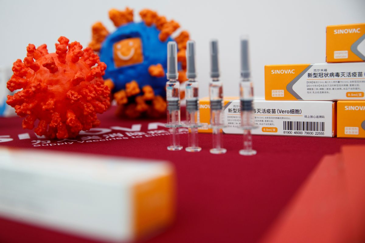 В Китае разрабатывают вакцину от коронавируса.