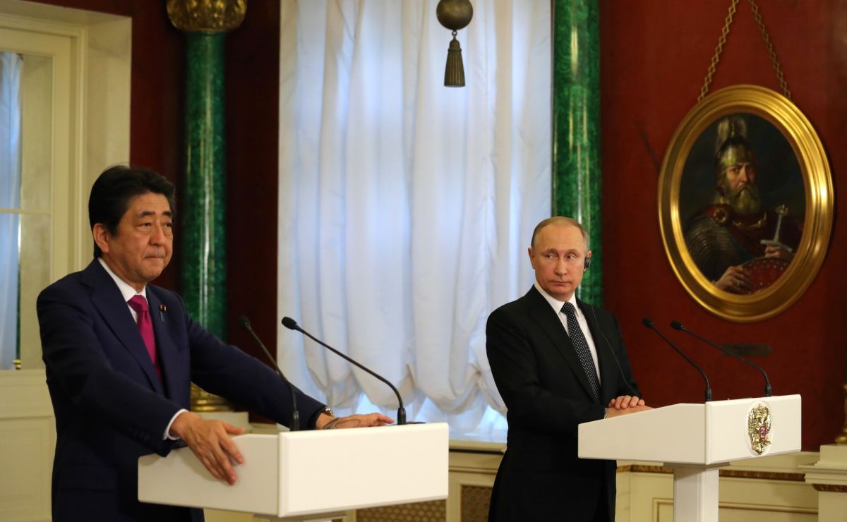 Владимир Путин и Синдзо Абэ.