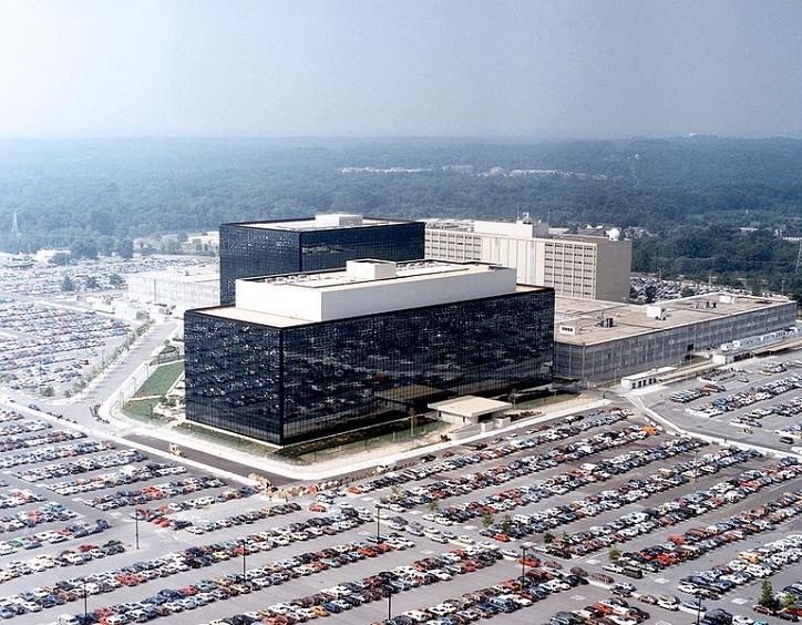 АНБ Соединенных Штатов, надзирающее над всем миром через систему PRISM