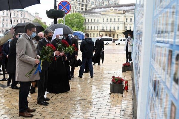 Блинкен в Киеве на мемориале солдатам ВСУ, погибшим на востоке Украины