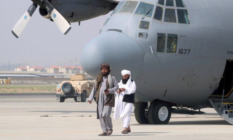 Талибы в аэропорту Кабула