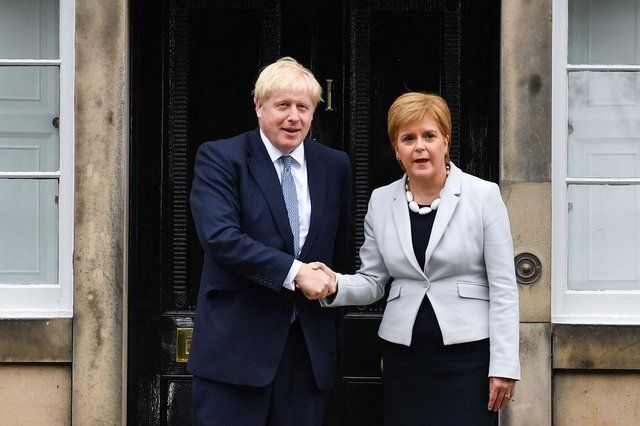Борис Джонсон и премьер-министр Шотландии Никола Стёрджен