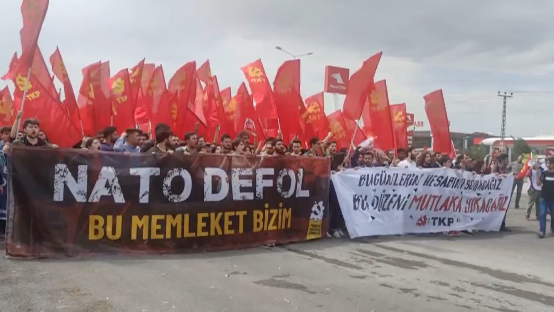 Антинатовские протесты в районе турецкой базы Инджирлик, где предположительно складированы ядерные авиабомбы США, май 2022 г.