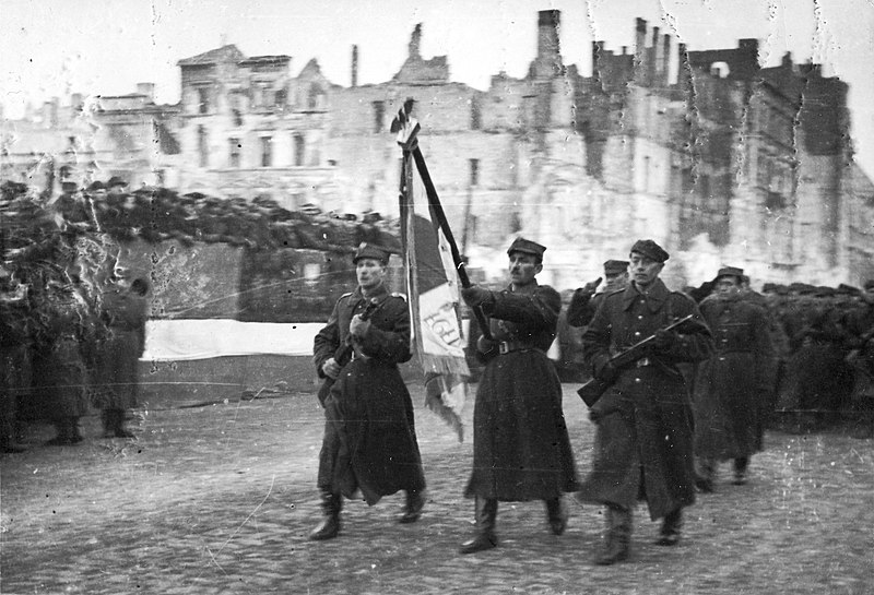 Парад 1-й армии Войска Польского в Варшаве 19 января 1945 года, улица Маршалковская