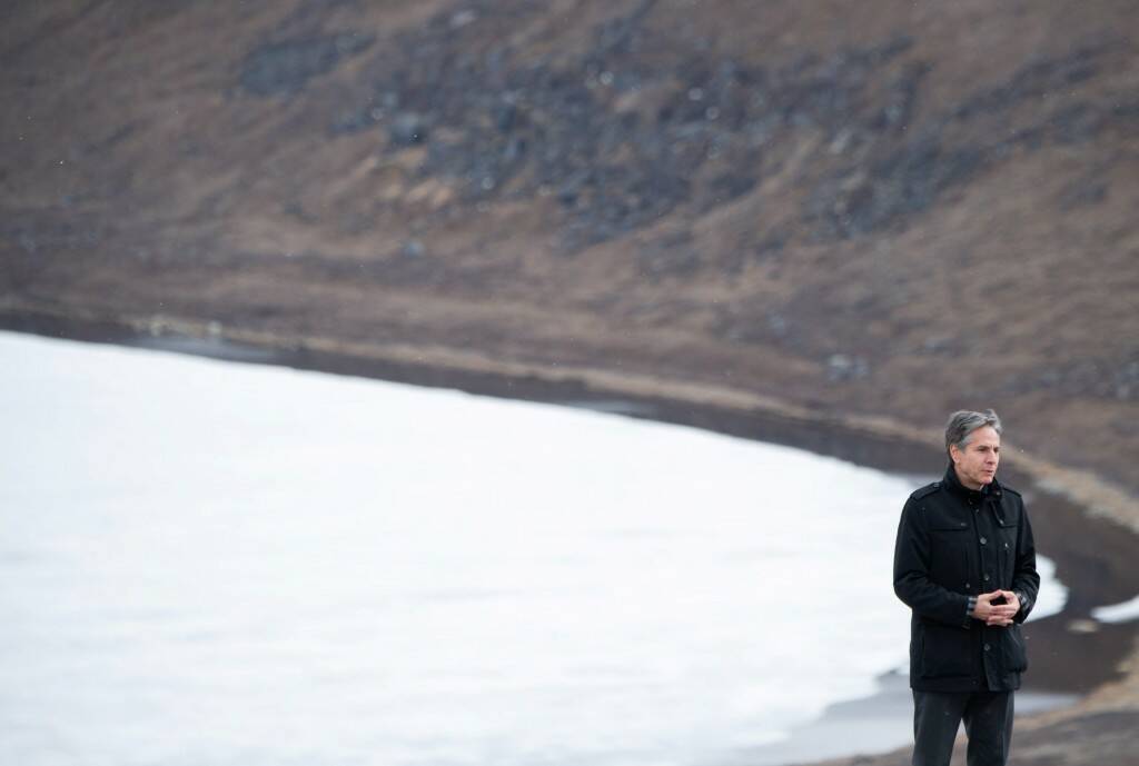 Госсекретарь Э. Блинкен провозглашает новую арктическую стратегию США во время посещения Гренландии в 2021 г.